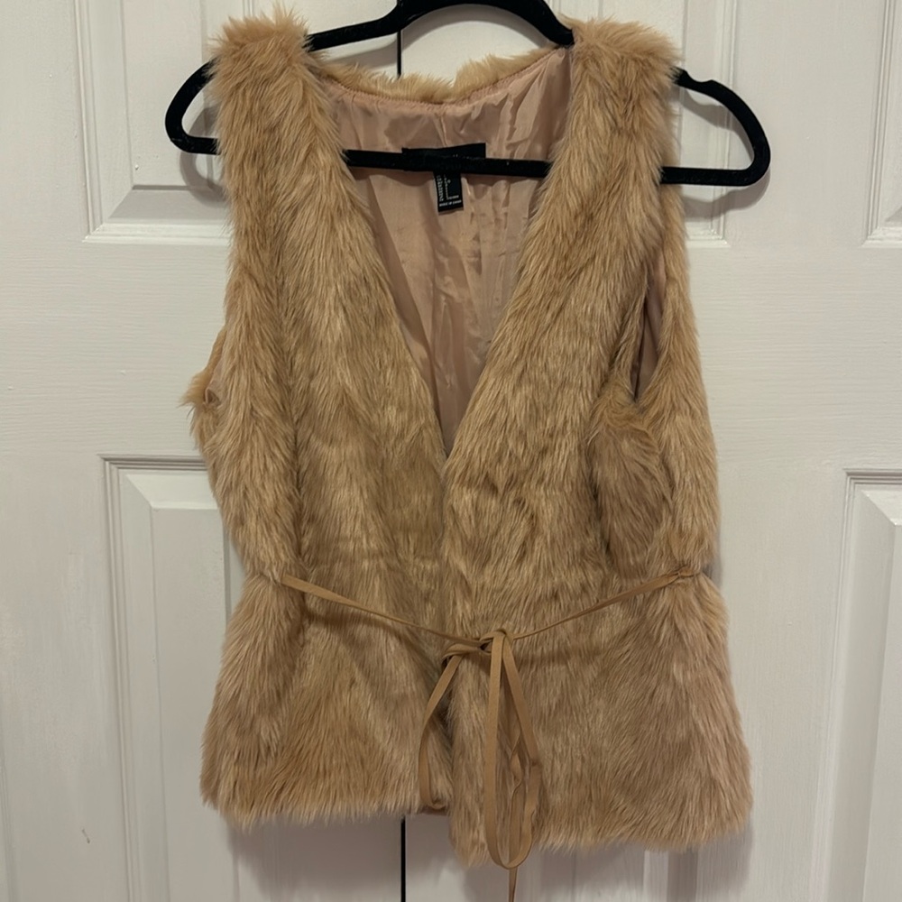 pale/blushy pink-ish tan fur vest